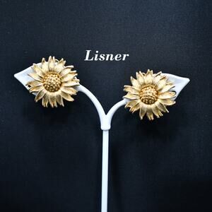 Vintage Lisner Sunflower Earrings, Gold Plated Clip Ons, 1960s Jewelry